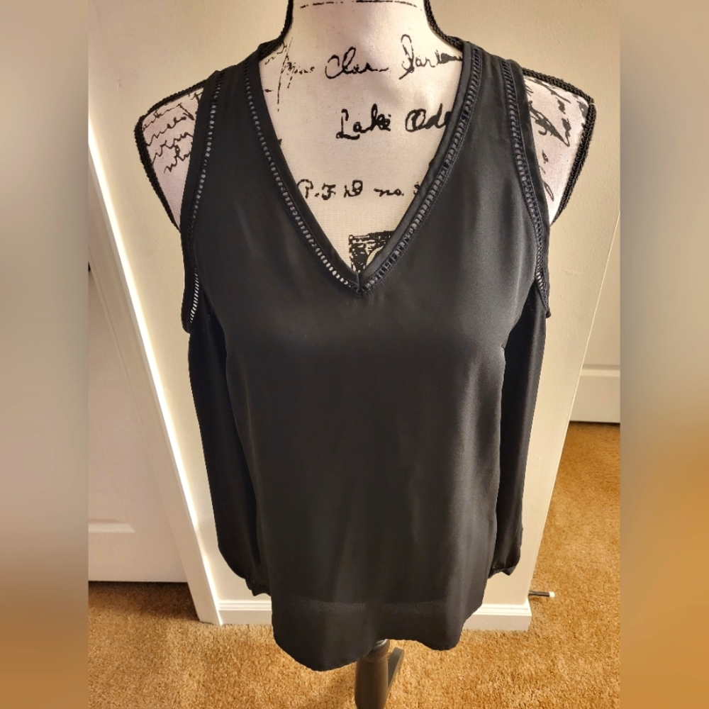 Mossimo ~ V-Neck Cold Shoulder Top
